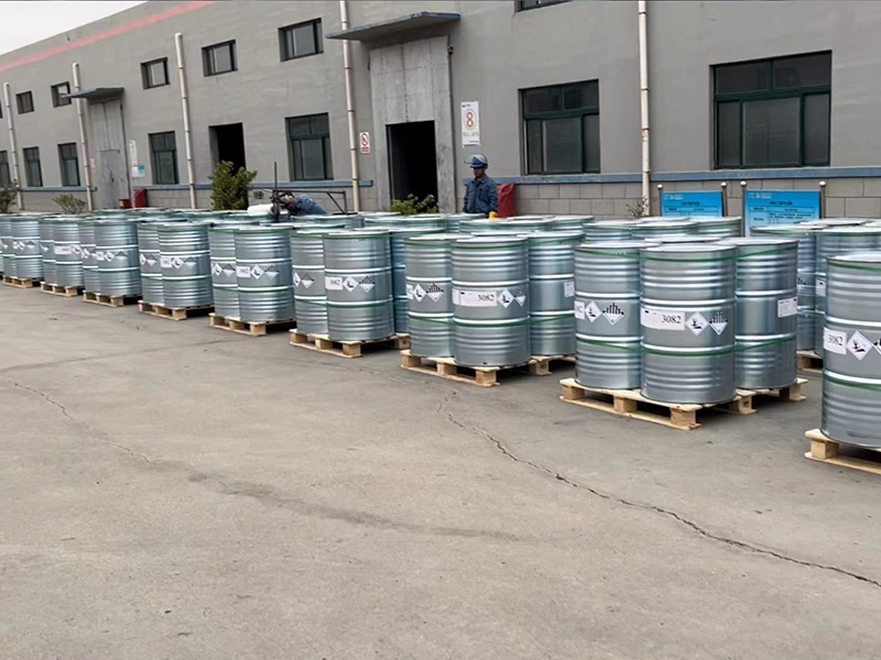 酯化(huà)産品整裝(zhuang)待發 