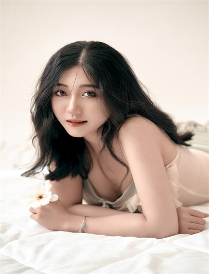 祼女直播视频-gaa播放器